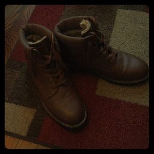 Fur lined Tommy Hilfiger boots